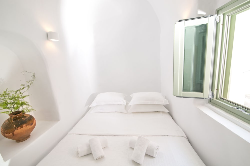 Morfi Cave House photo3