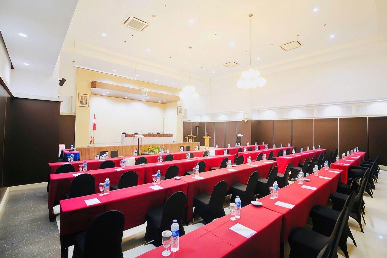 UNY HOTEL 21/24
