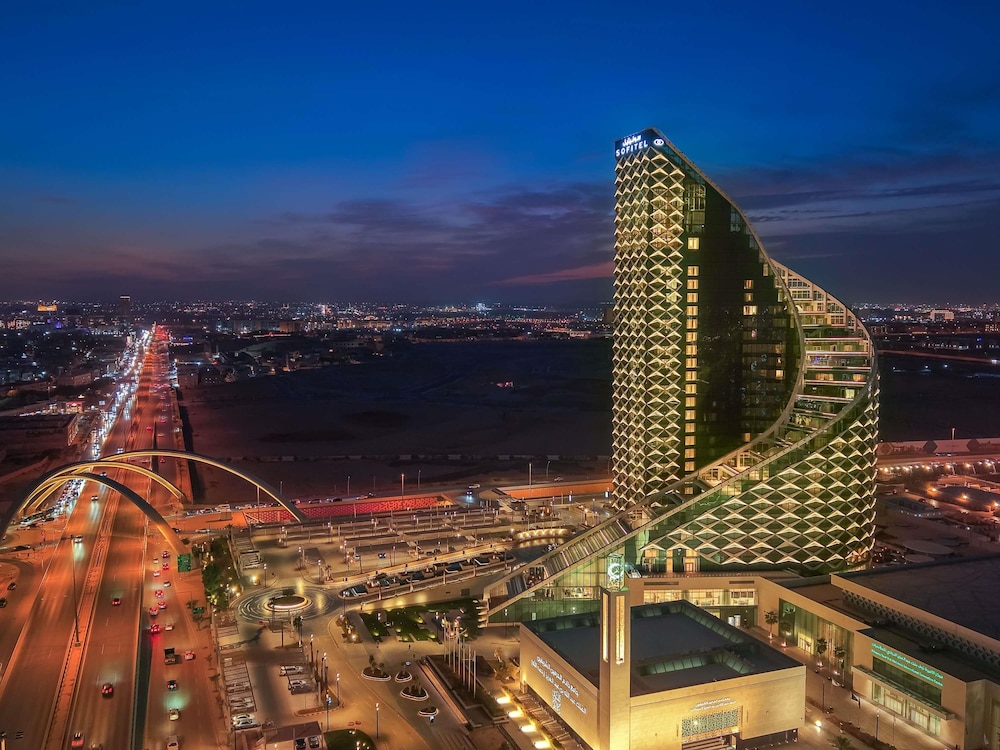 فندق ومركز مؤتمرات سوفيتيل الرياض(Sofitel Riyadh Hotel & Convention Centre) 5/49