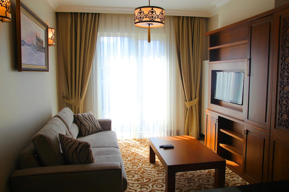 K SUITES HOTEL 27/58