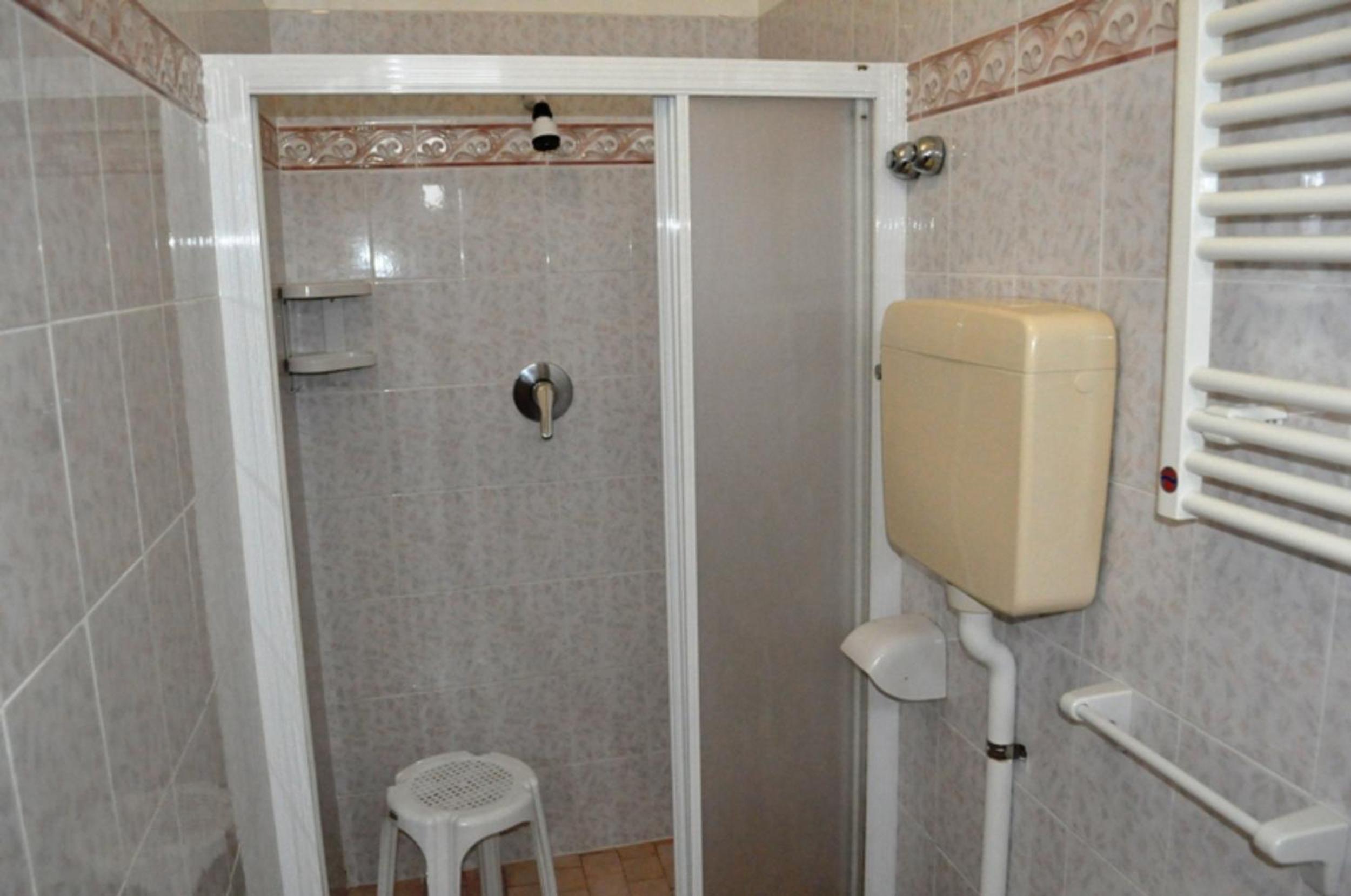 غرفة رباعية بشرفة، Mimosa Hotel 3/3
