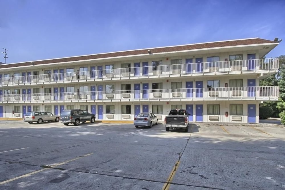 Motel6 New Cumberland, PA - Harrisburg - Hershey South 34/43