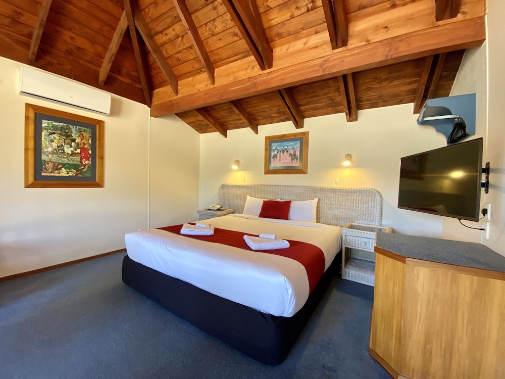 Pacific Harbour Villas(FORMERLY Pacific Harbour Lodge) 12/66