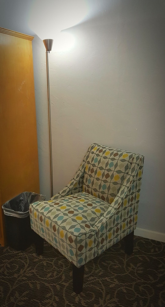 Best Budget Inn Fresno 16/28
