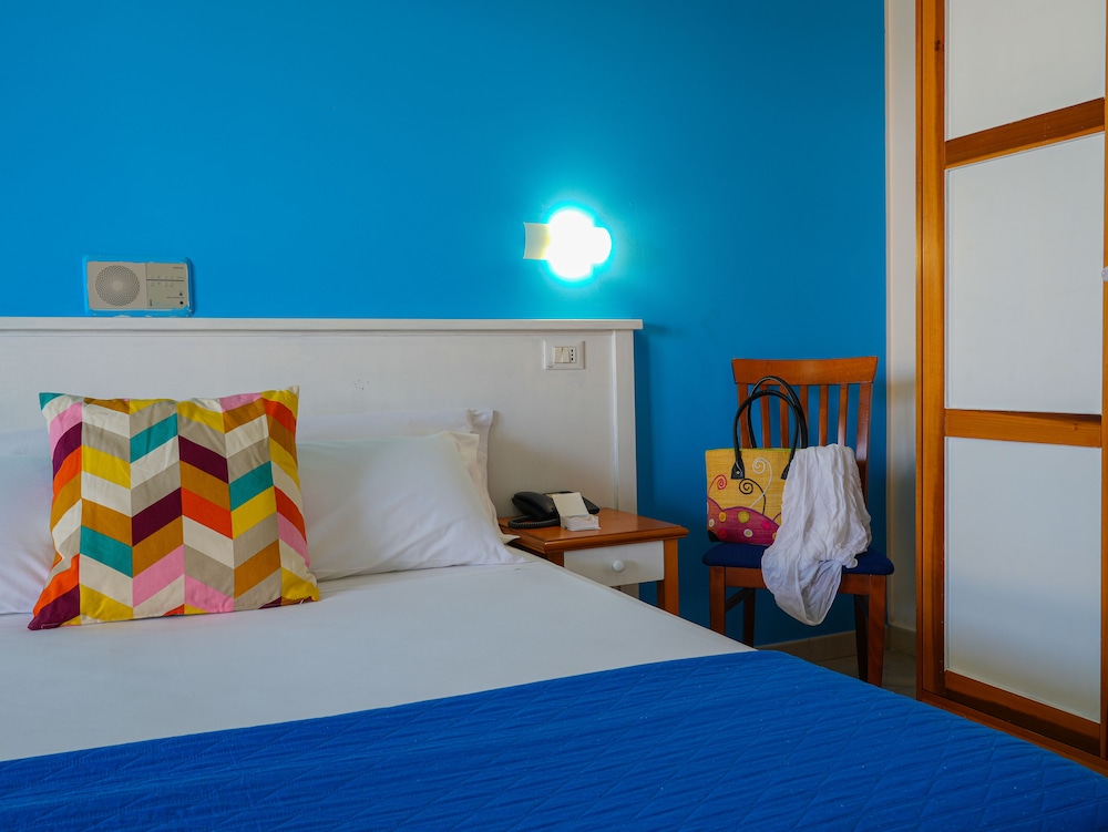 Studio, 1 Double and 1 Single Bed