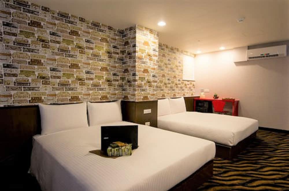 Hotel 6 - ZhongHua 8/40