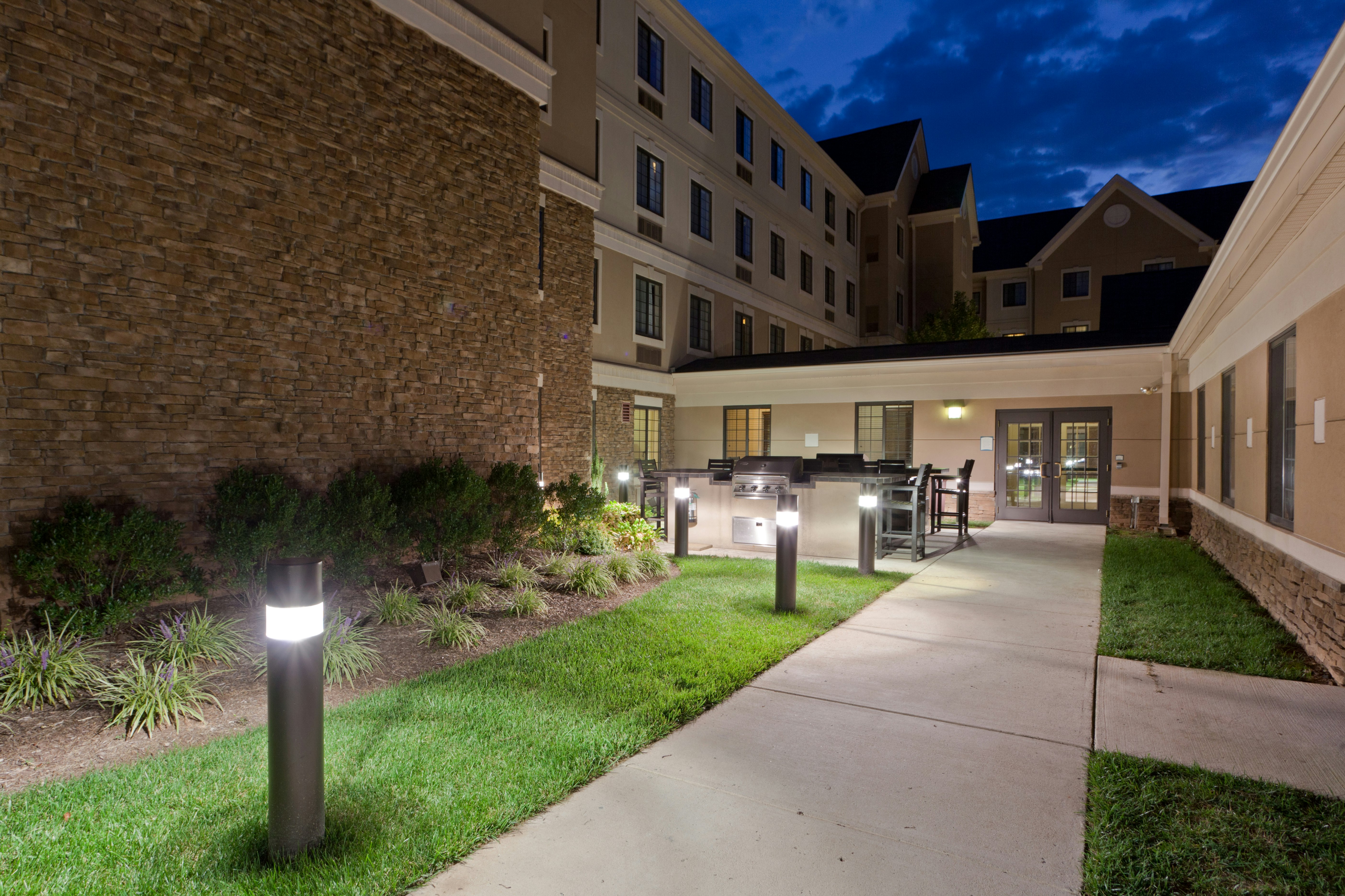 STAYBRIDGE SUITES CHANTILLY - DULLES AIRPORT 68/73