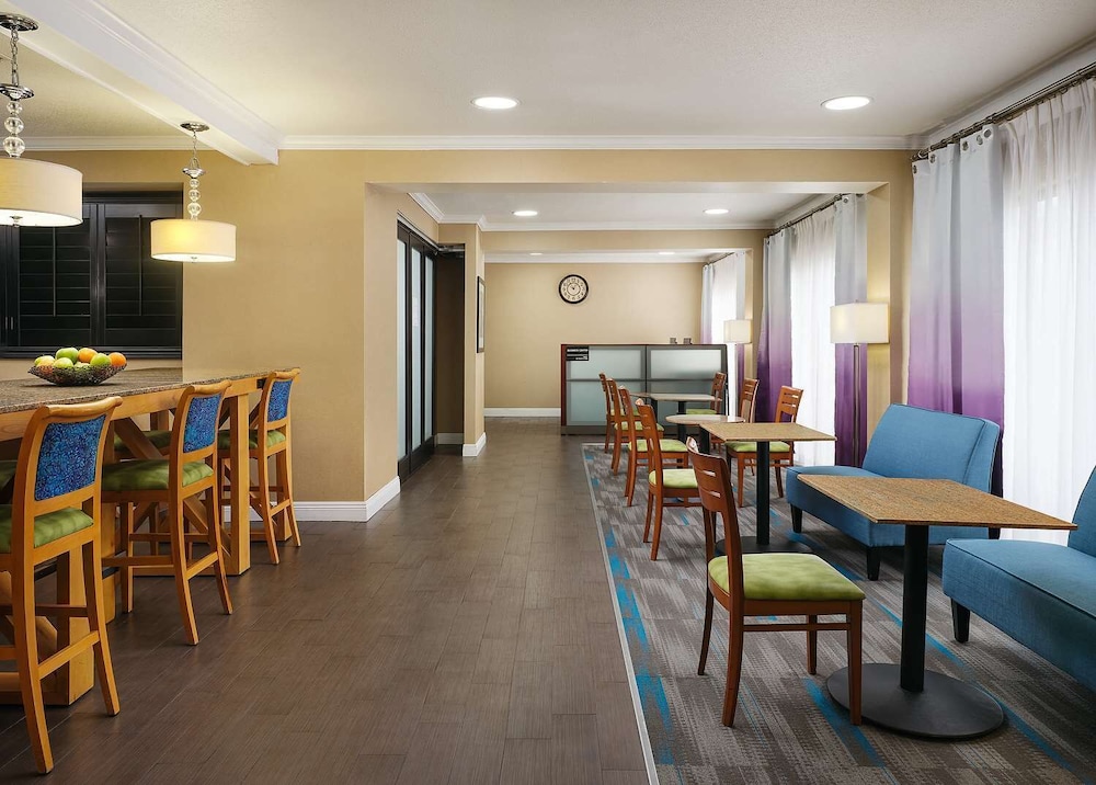 Hampton Inn Covington La 29/43