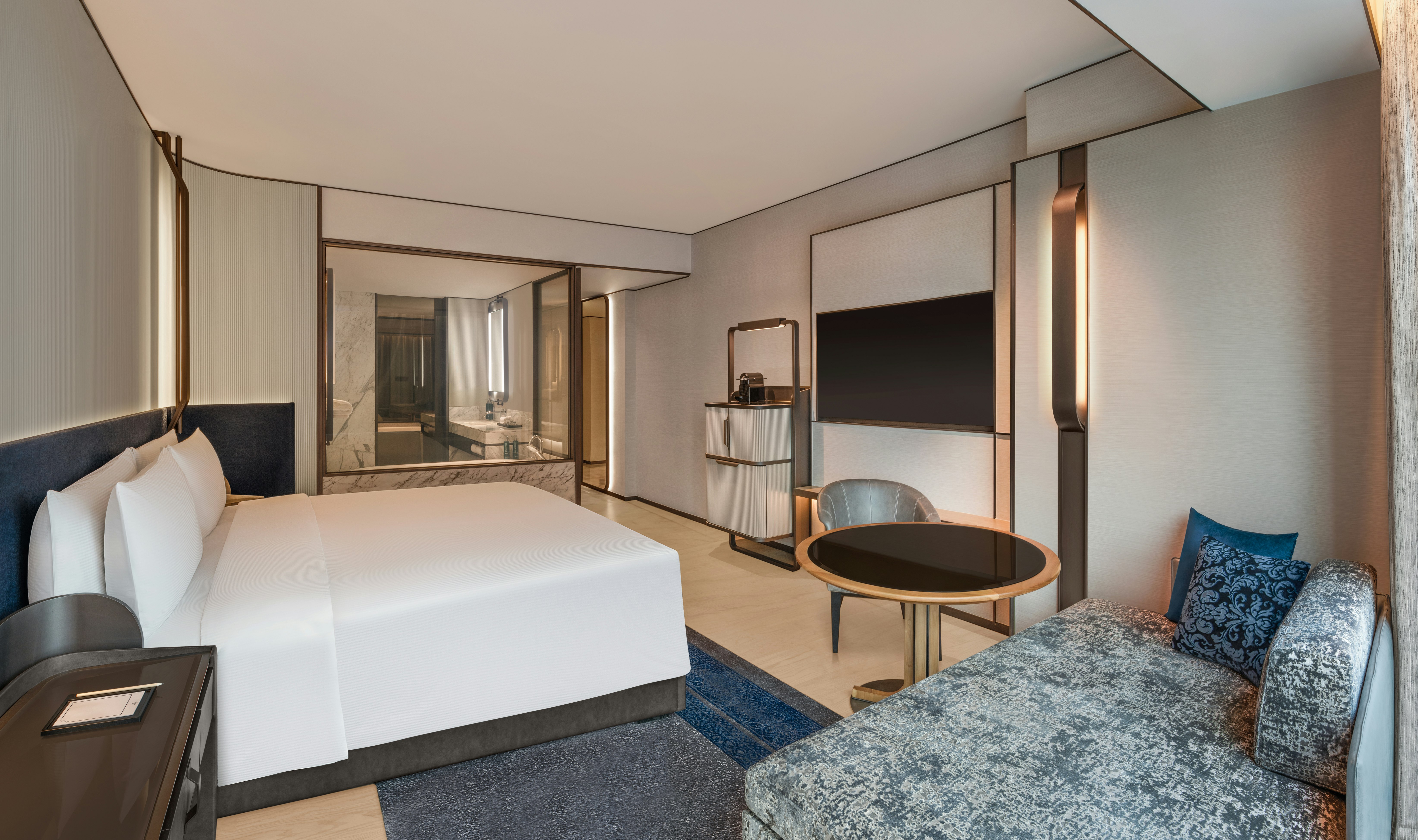 ROOM, KING BED, CITY VIEW