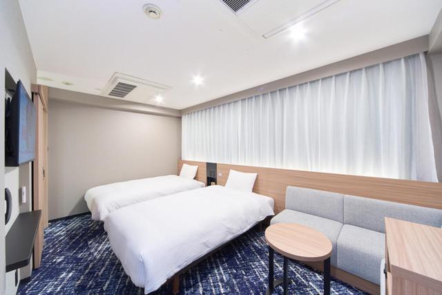 ROOM, TWIN BEDS