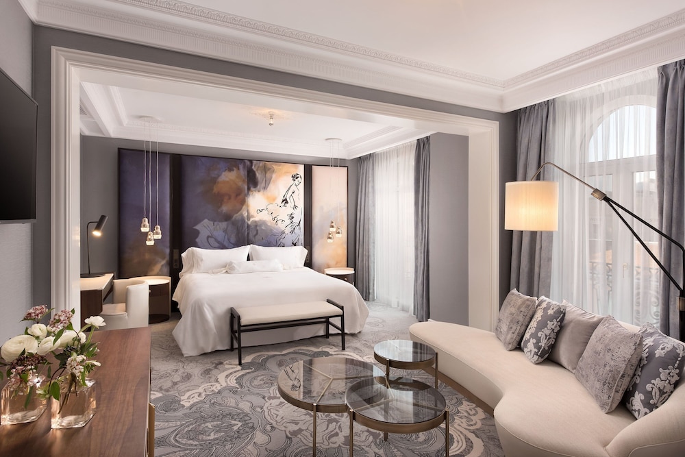 The Palace, A Luxury Collection Hotel 18/42