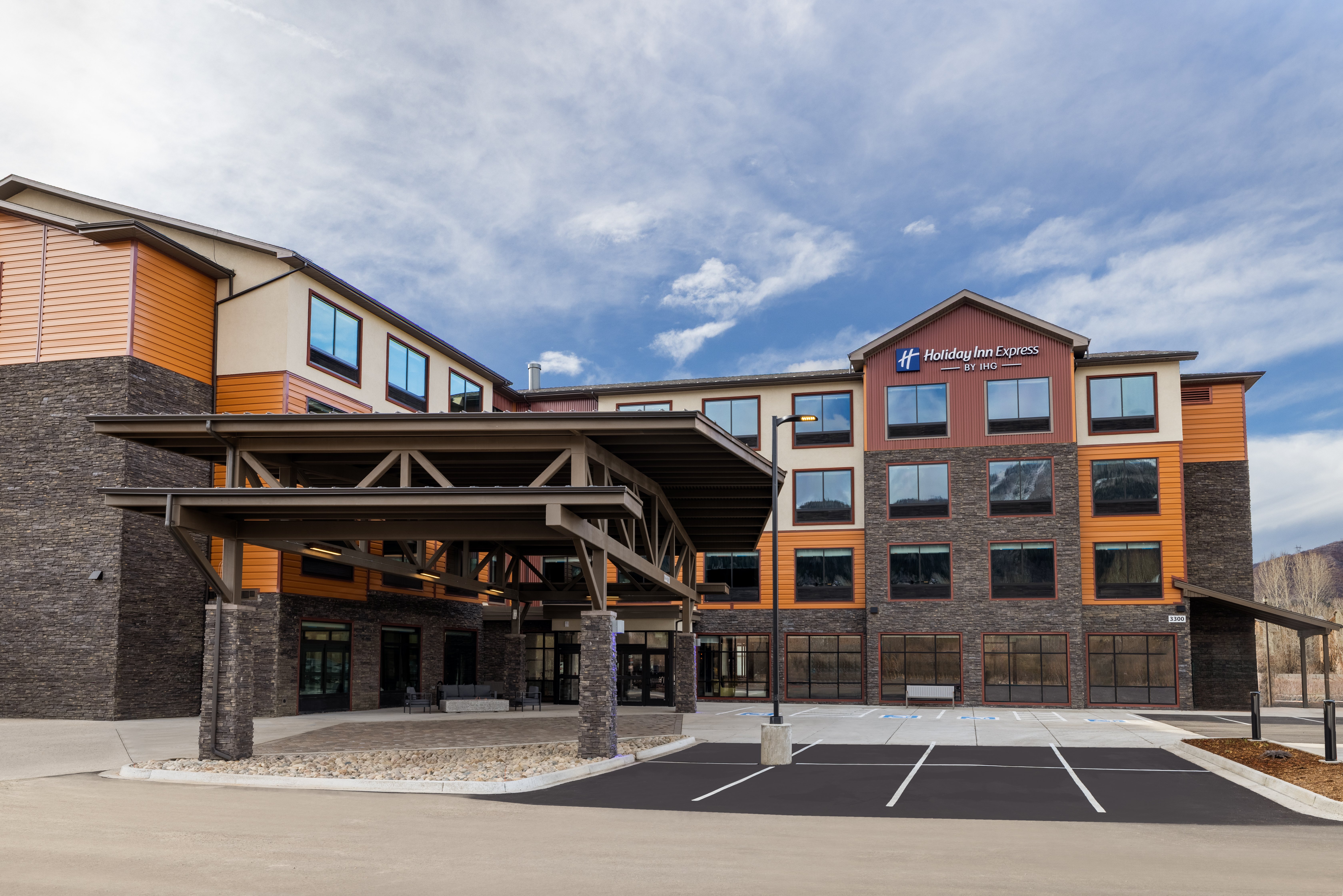 Holiday Inn Express & Suites Steamboat Springs by IHG 45/47