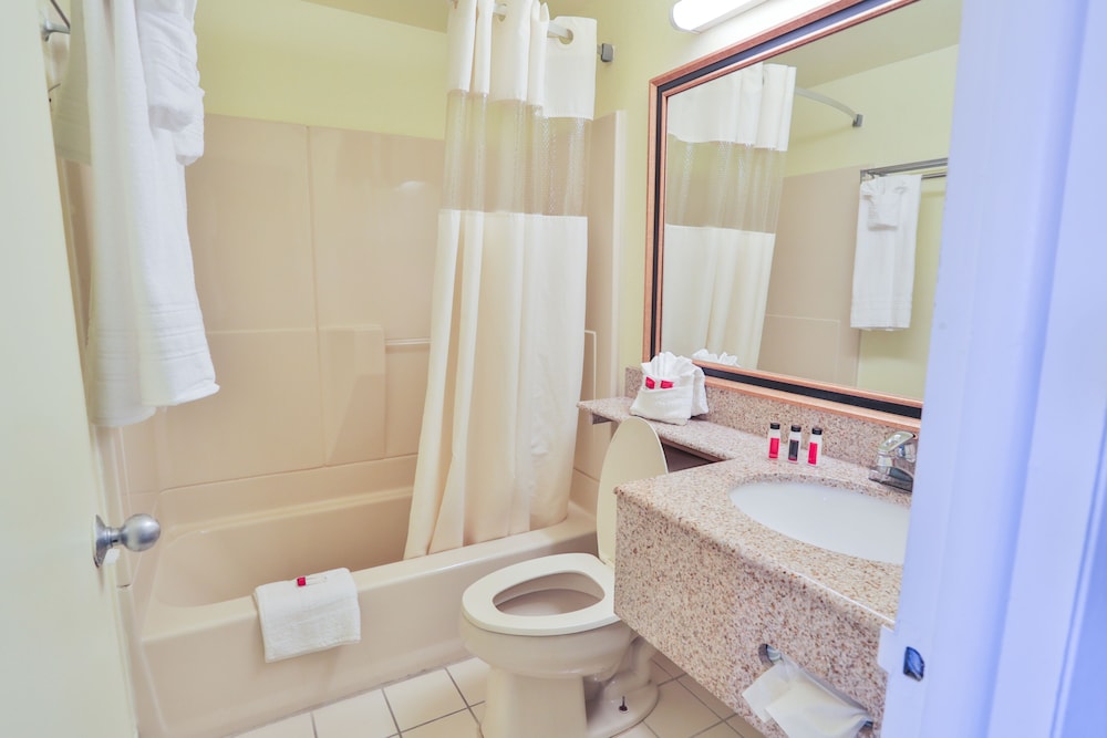 Days Inn by Wyndham Wrightstown 18/50
