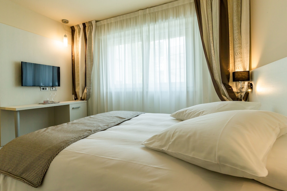 La Dolce Vita Hotel 16/30