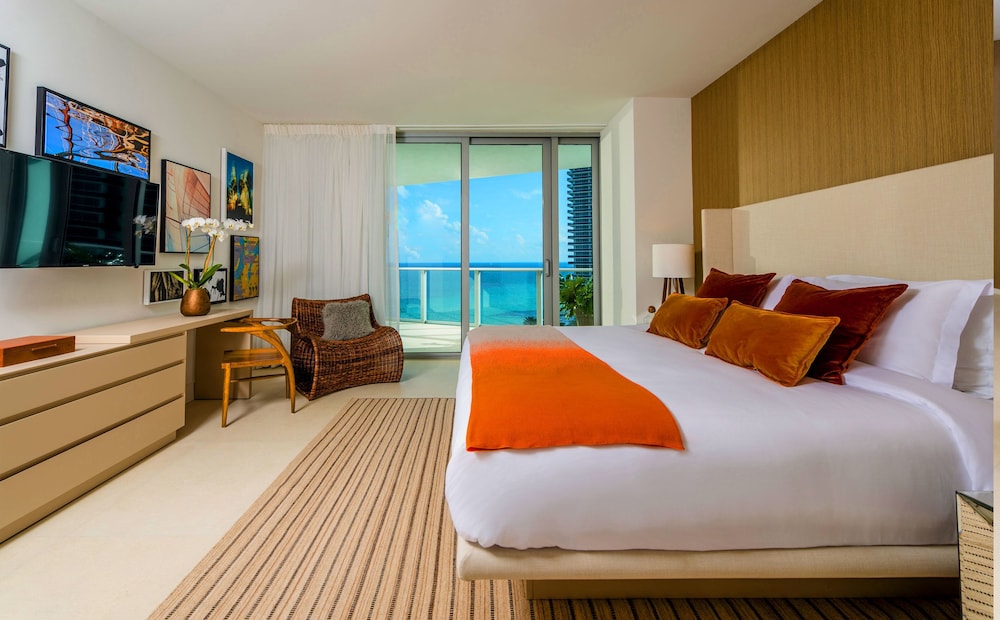 1 BEDROOM, FAMILY SUITE, PARTIAL OCEAN VIEW