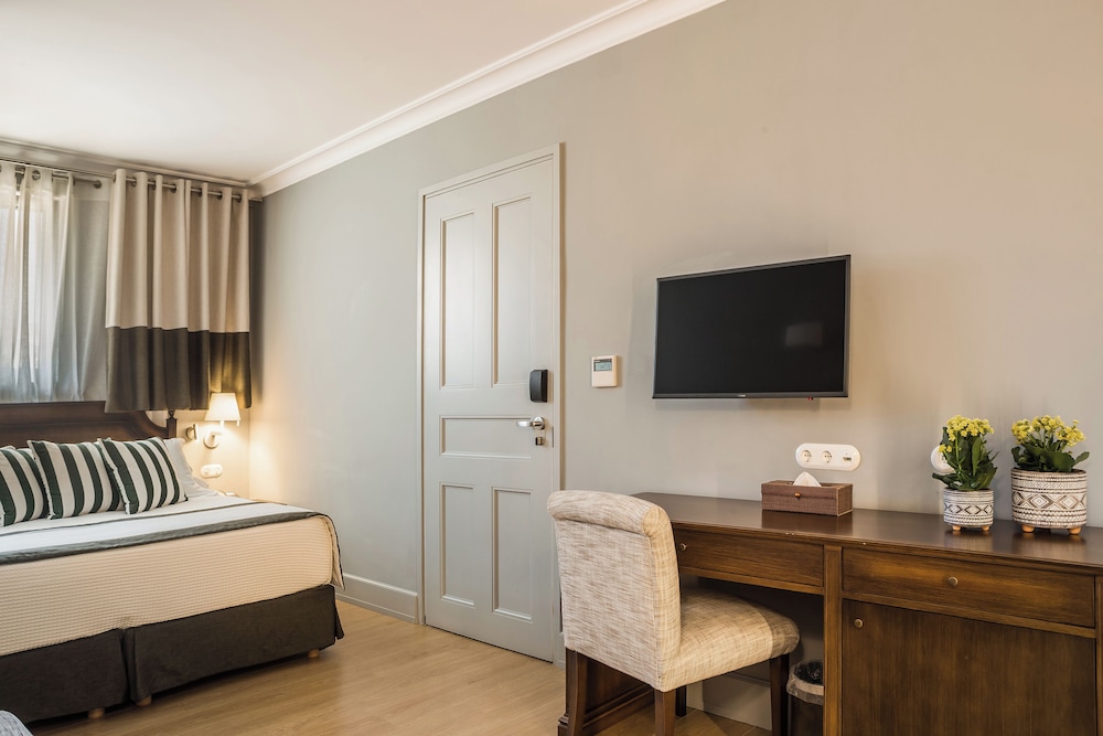 Aenos Hotel 47/62