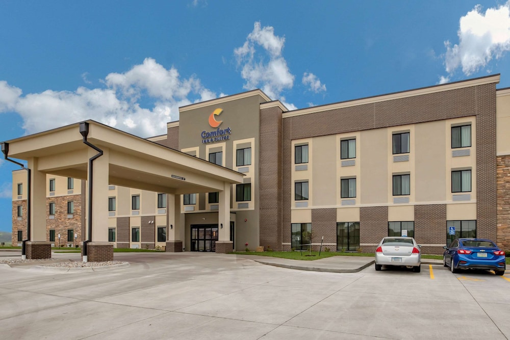 Comfort Inn and Suites Ames Near ISU Campus 2/41