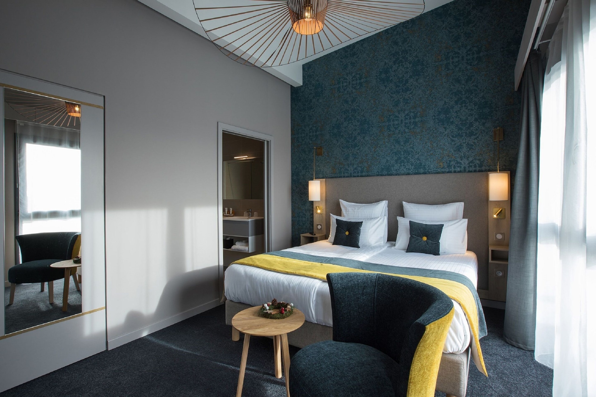 DELUXE, DOUBLE BED