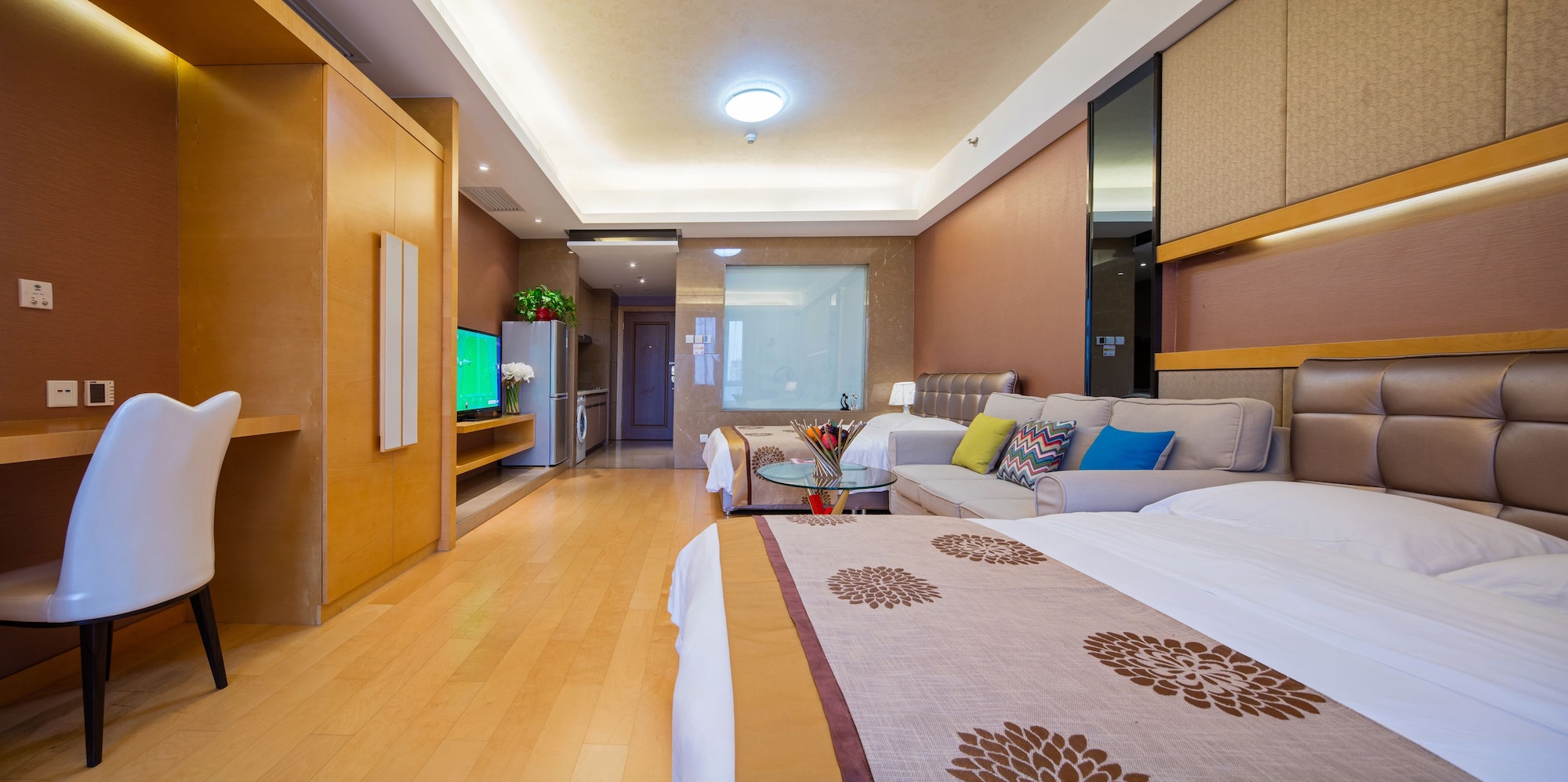 ROOM, QUADRUPLE