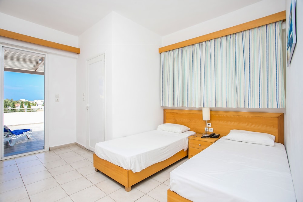Mon Repos Hotel 11/50