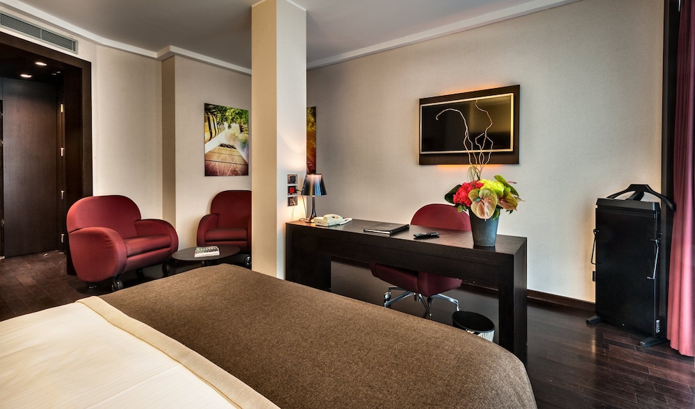 Crowne Plaza Milan City 24/80