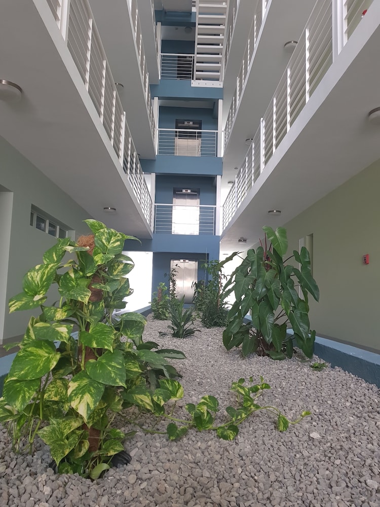 New Kingston Luxury Apt The Bromptons 18/22