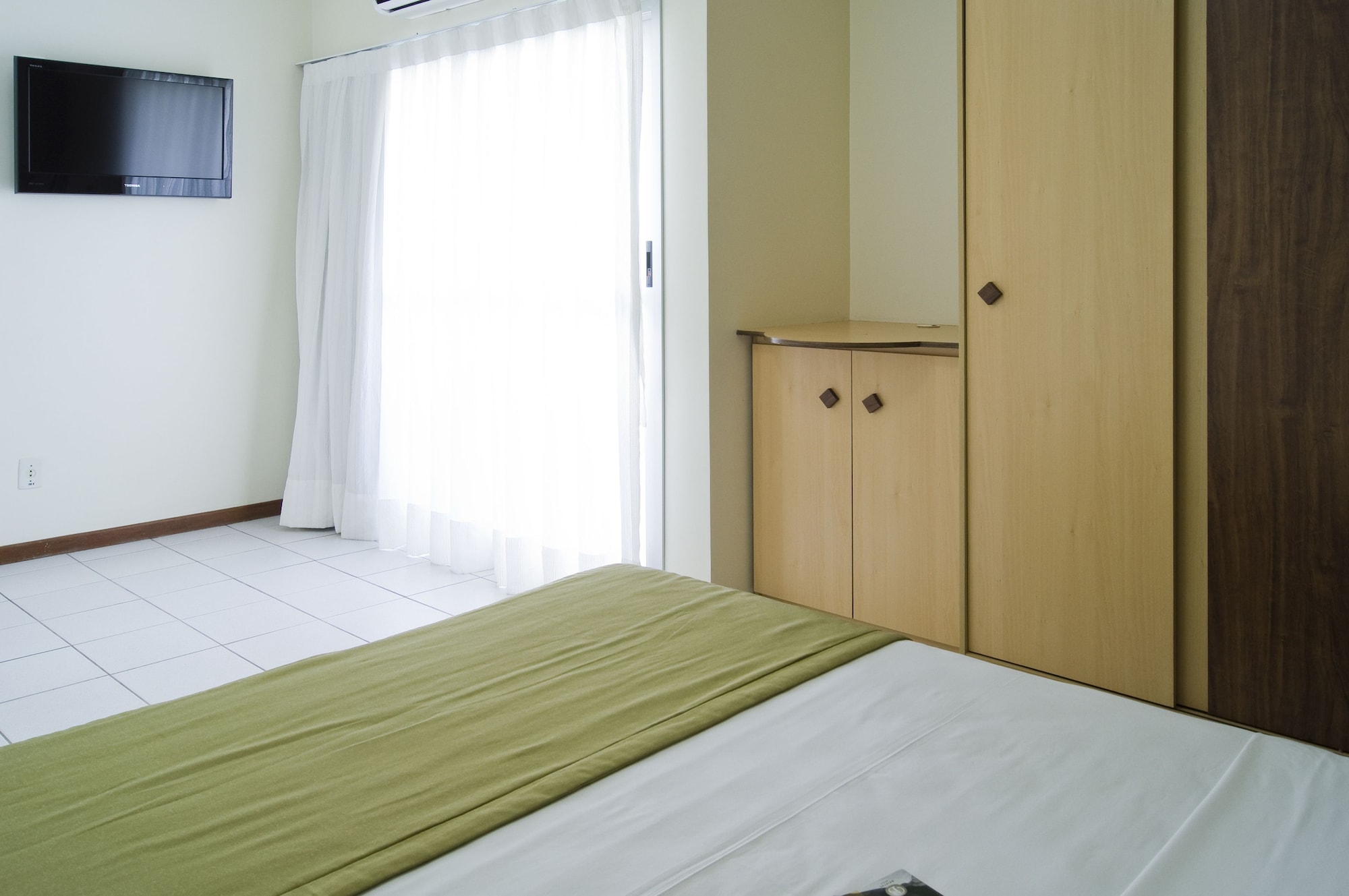 DELUXE, DOUBLE BED