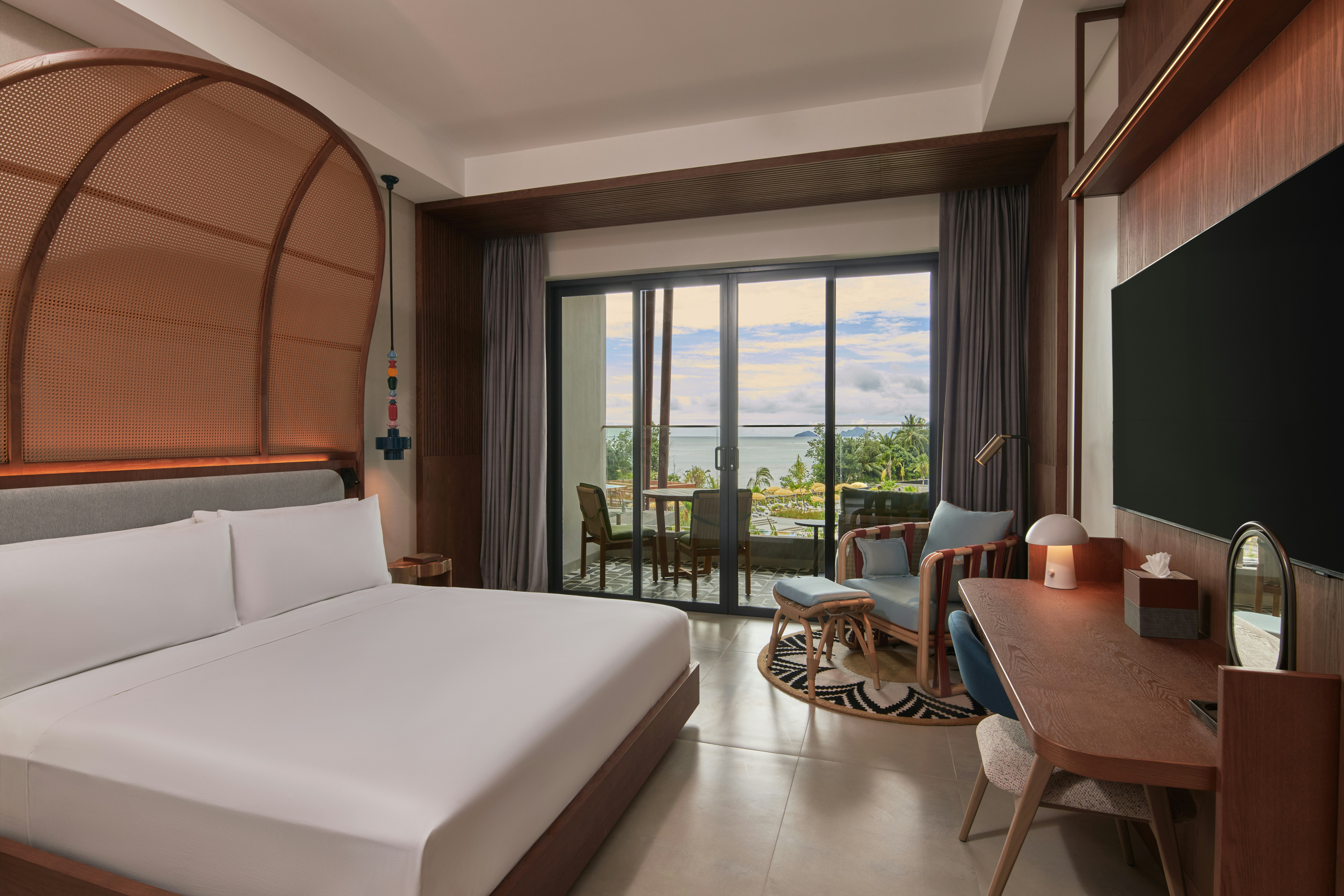ROOM, KING BED, ACCESSIBLE