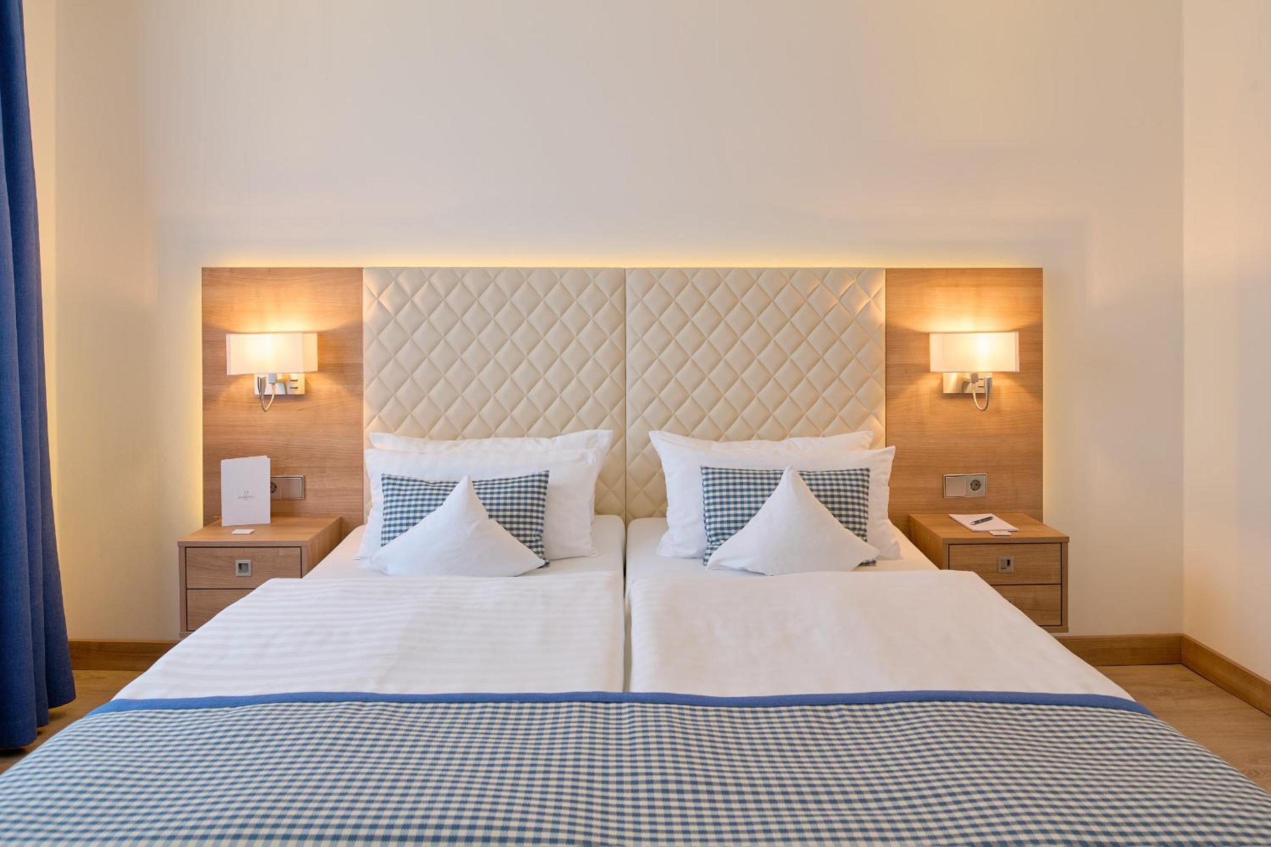 Suite, Side Sea View, Balcony