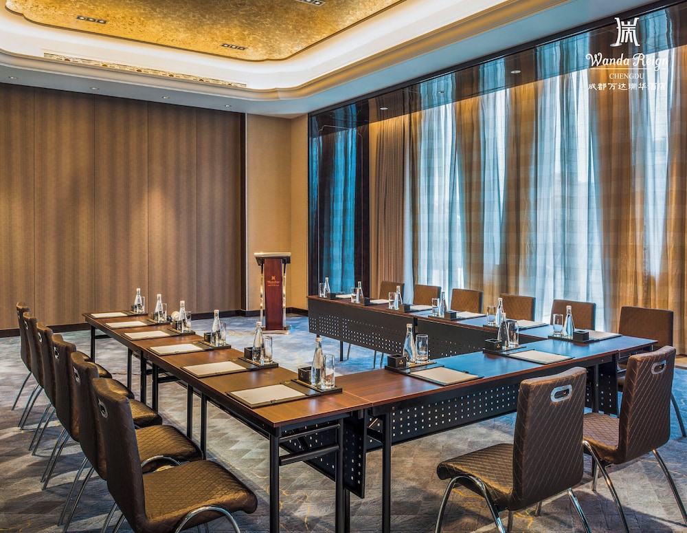 Wanda Reign Chengdu 34/45