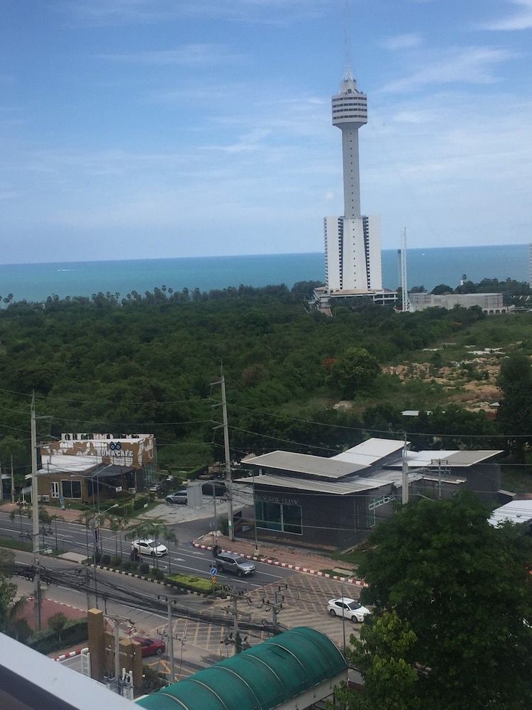 Treetops Pattaya Condominium 67/69