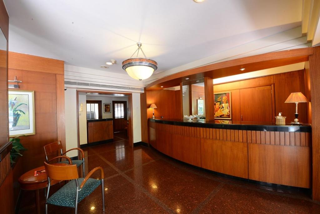 The Oakwood Hotel 9/28
