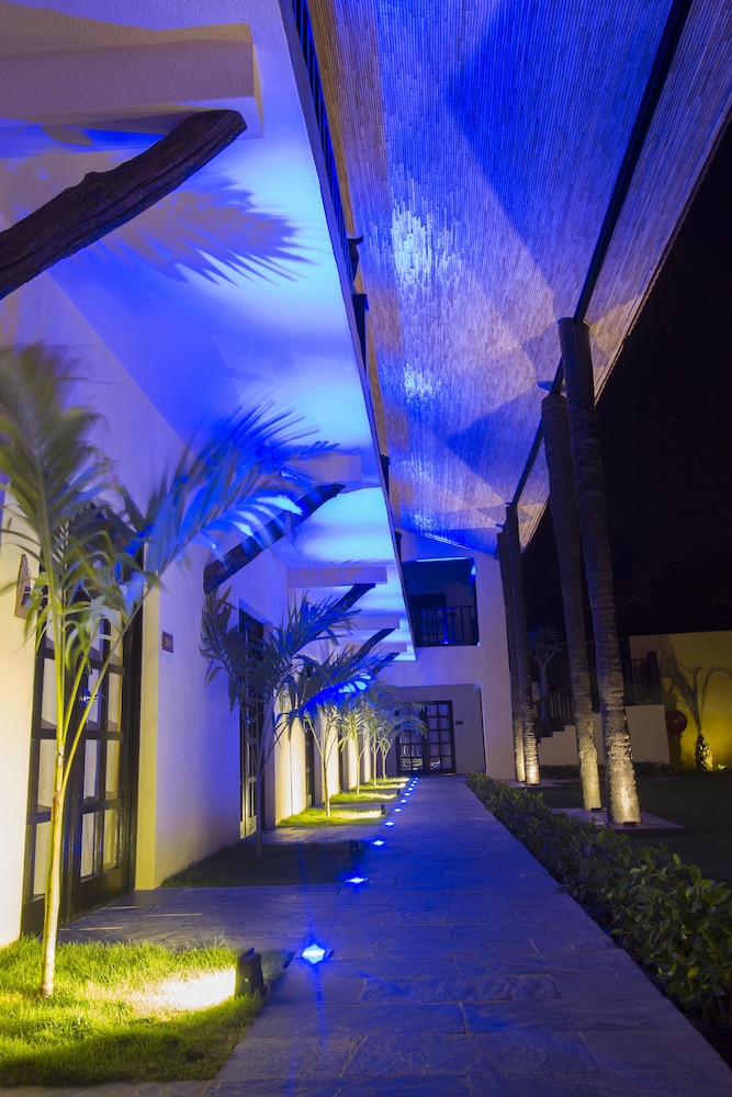 The Rhino Resort Hotel Spa 28/48