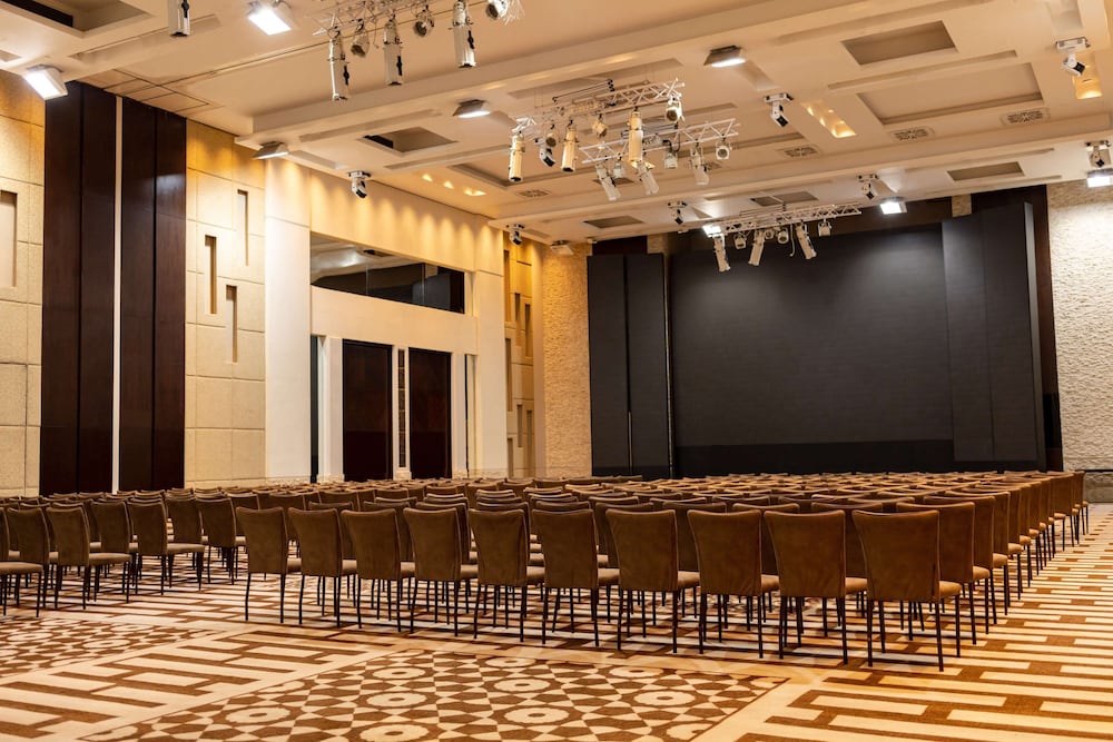 Hyatt Regency Dushanbe 61/66