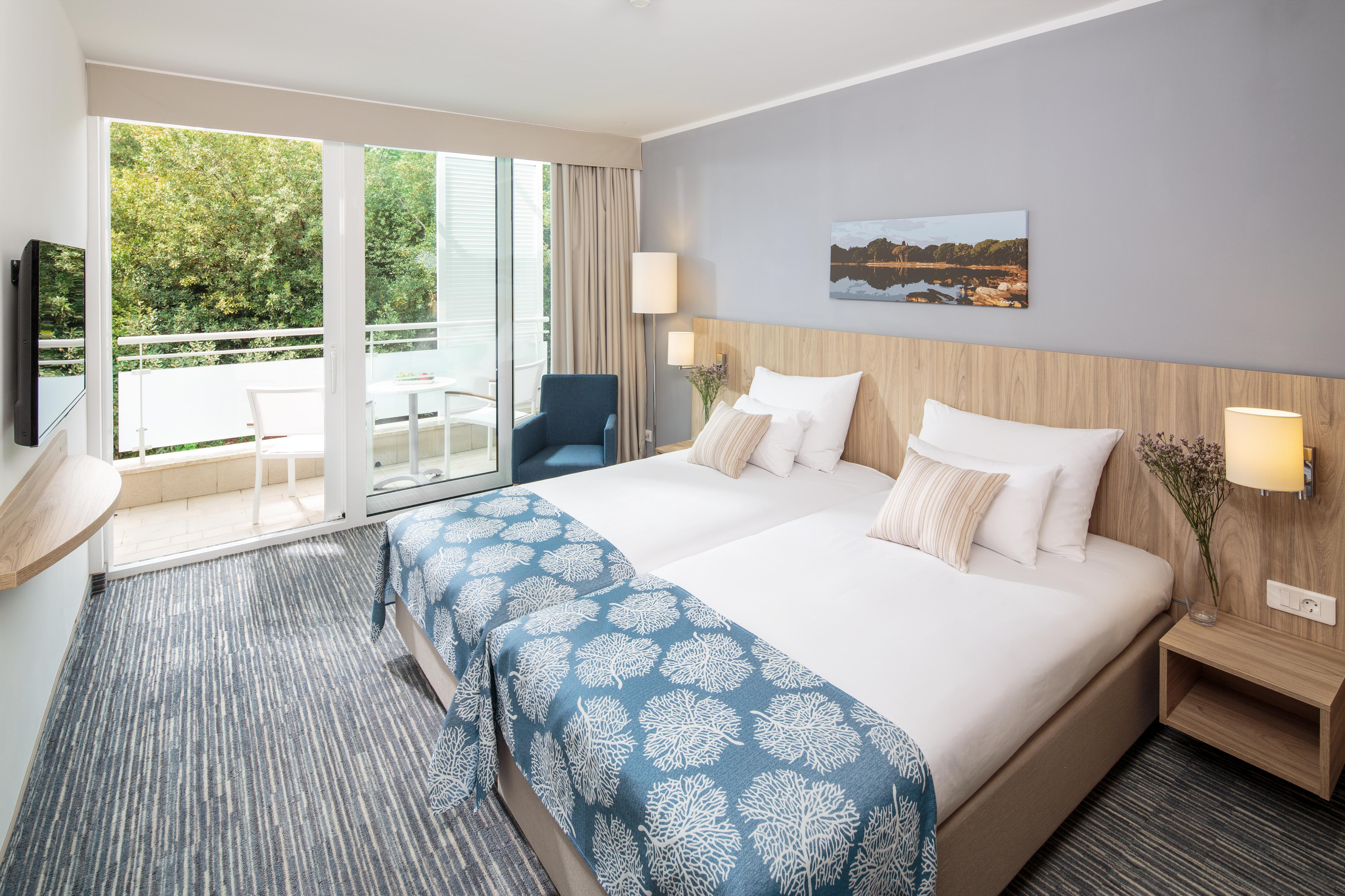 غرفة بشرفة