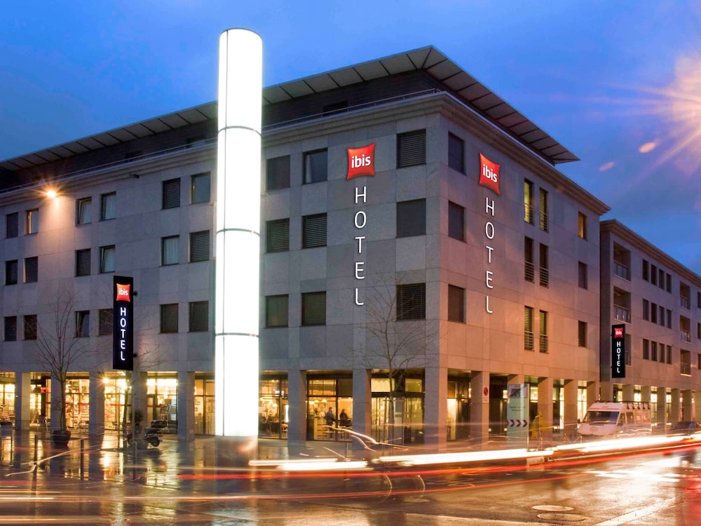 IBIS BAAR ZUG 4/48
