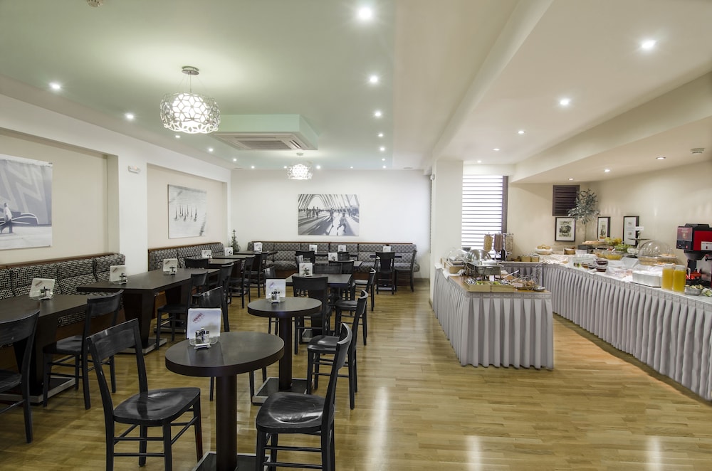 Hermes Hotel 36/42