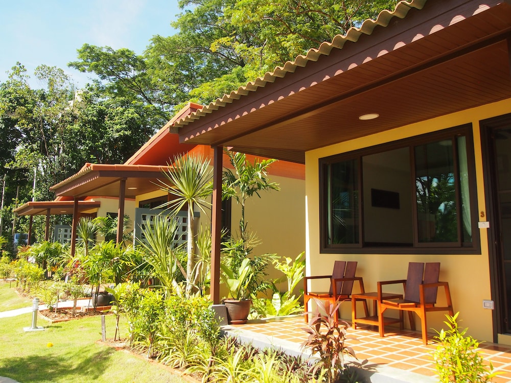 At Bangsak Resort 1/32