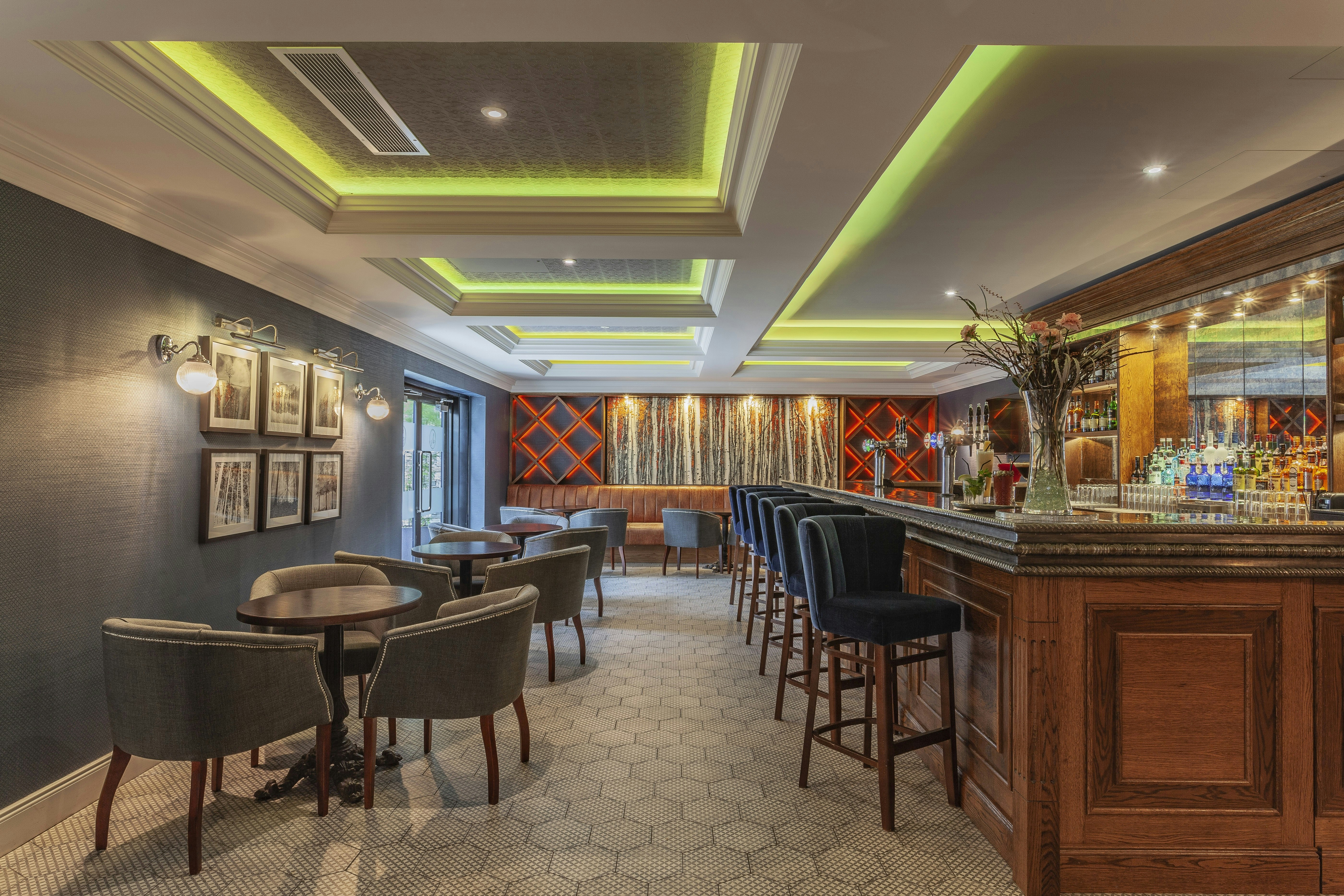 Silverbirch Hotel 52/63
