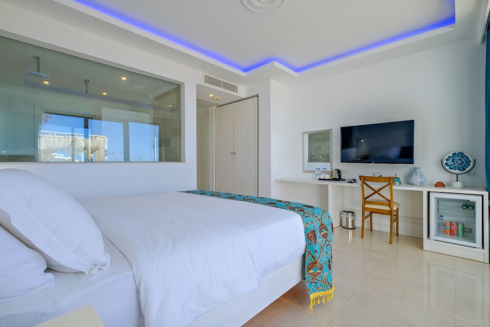 EXECUTIVE, SUITE