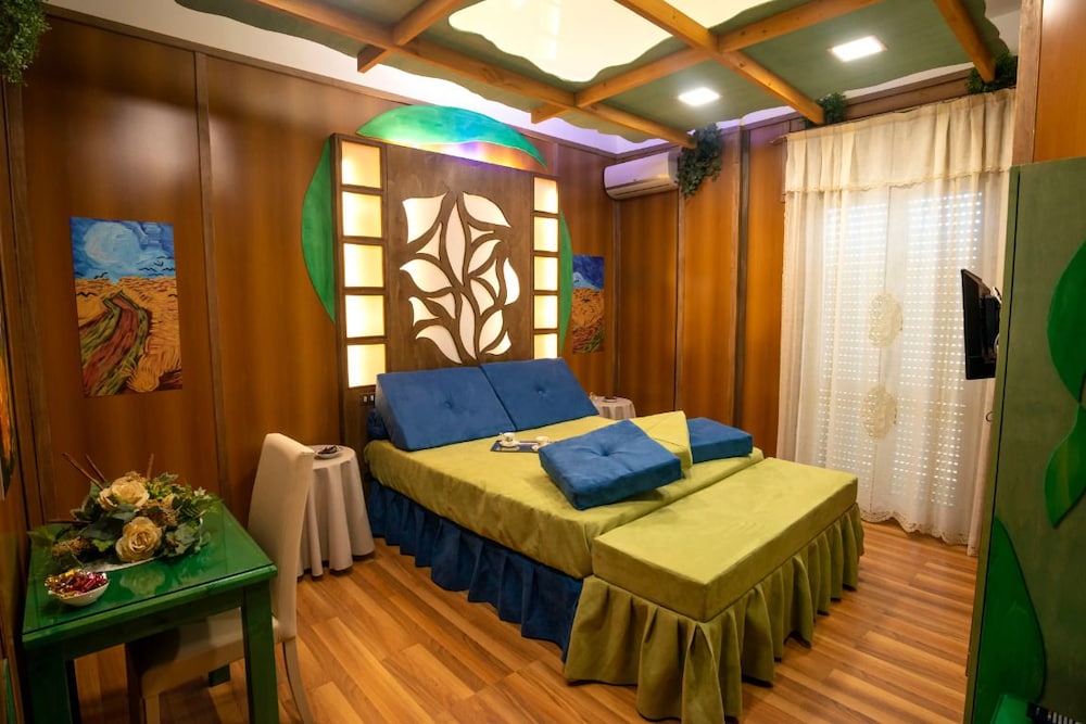 Nives Bed and Breakfast 6/29