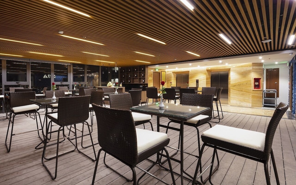 Senia Hotel 32/50