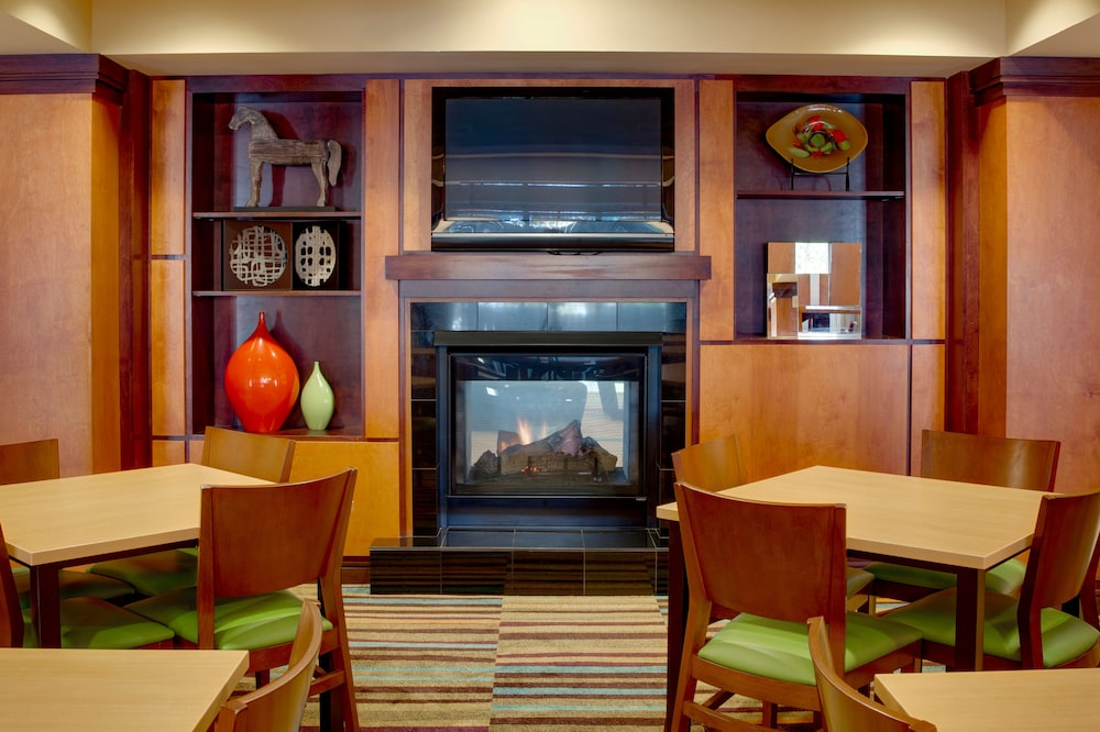 Fairfield Inn Suites Melbourne Palm Bay Viera 40/50