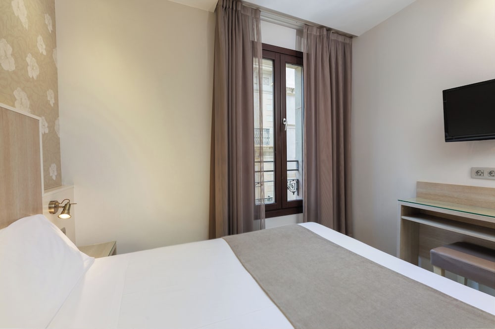 ROOM, TRIPLE