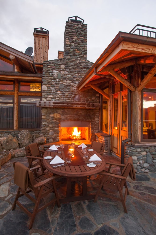 FIORDLAND LODGE 71/72