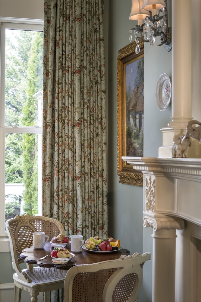 The Chanler at Cliff Walk 40/82