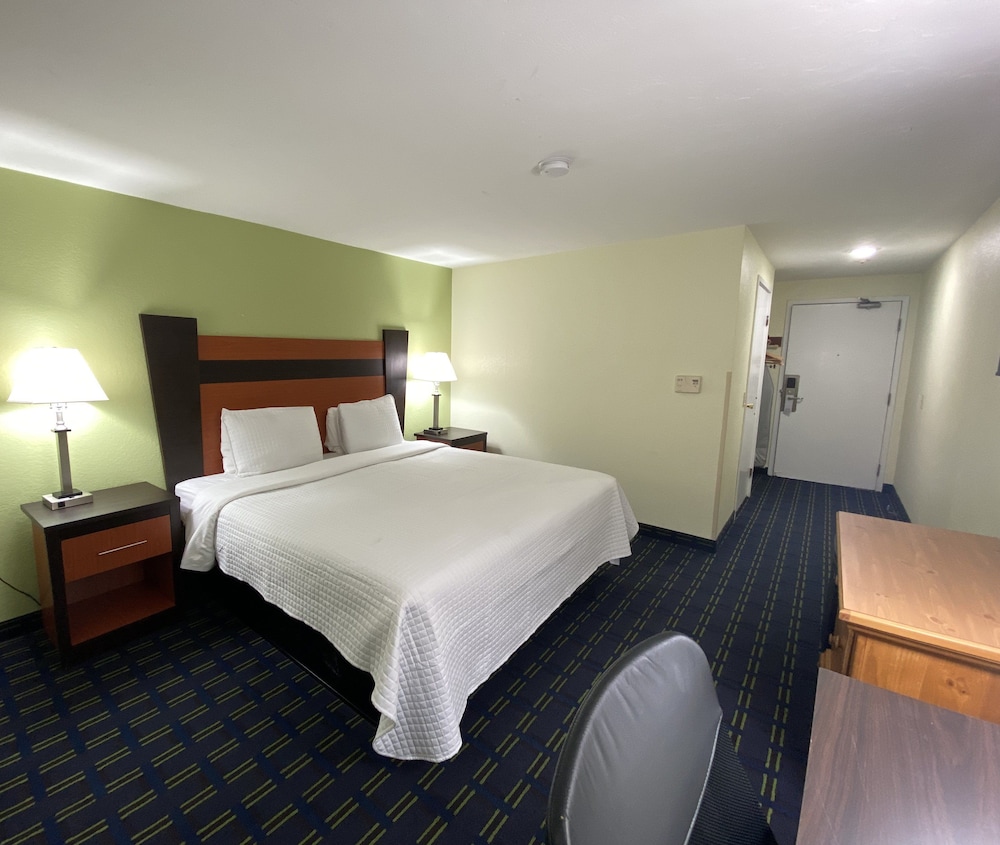 Standard, King Bed, Sofa, Pool Access