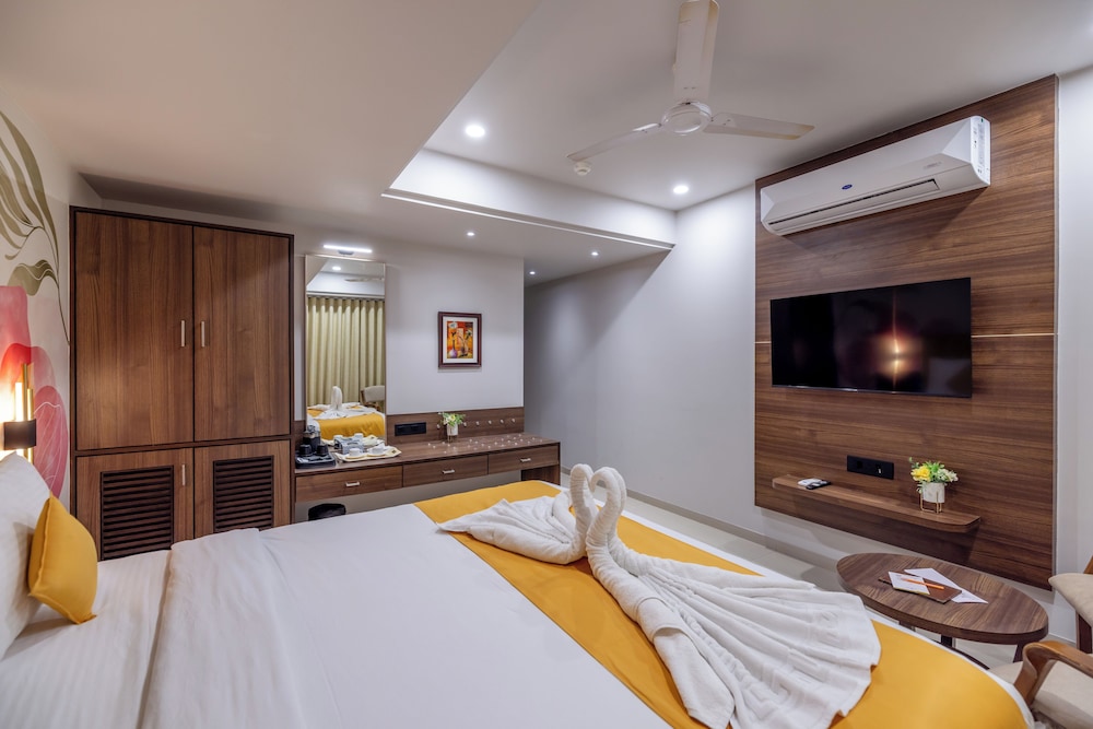 Semi Deluxe, Double Bed
