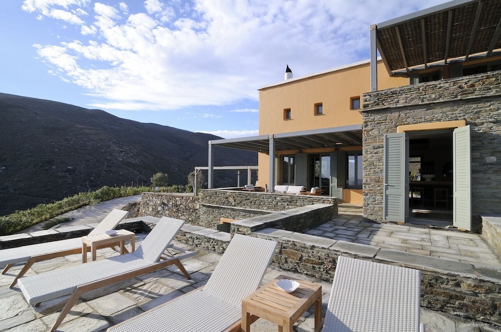 AEGEA BLUE CYCLADITIC RESORT(FOMERLY AEGEA BLUE VILLAS AND SUITES) 33/72