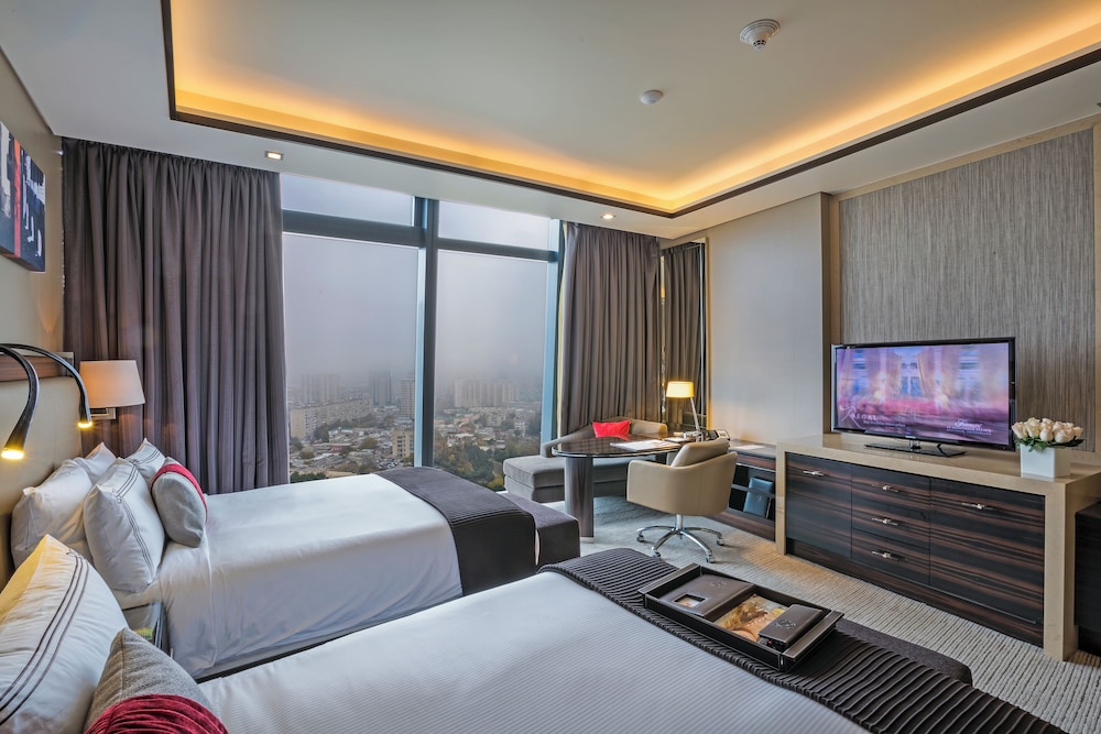 DELUXE TWIN ROOM CITY VIEW